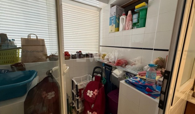 Odsprzedaż - Mieszkanie w bloku - Torrevieja - Punta Prima