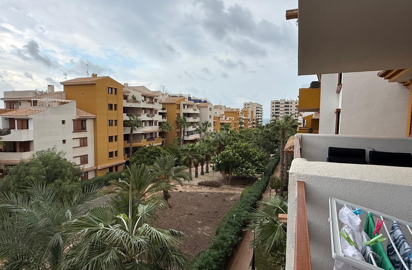 Odsprzedaż - Mieszkanie w bloku - Torrevieja - Punta Prima