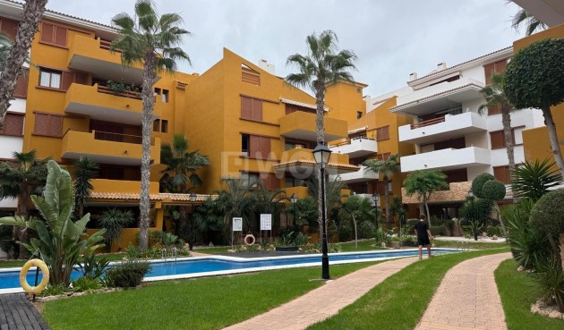 Odsprzedaż - Mieszkanie w bloku - Torrevieja - Punta Prima