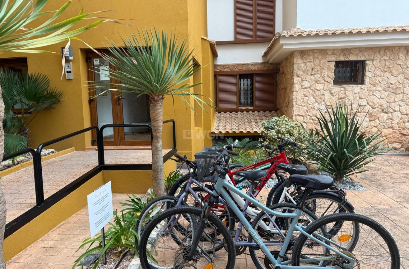 Odsprzedaż - Mieszkanie w bloku - Torrevieja - Punta Prima