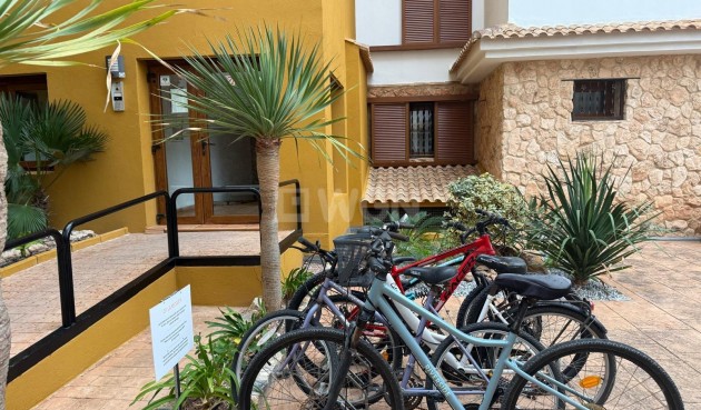 Odsprzedaż - Mieszkanie w bloku - Torrevieja - Punta Prima