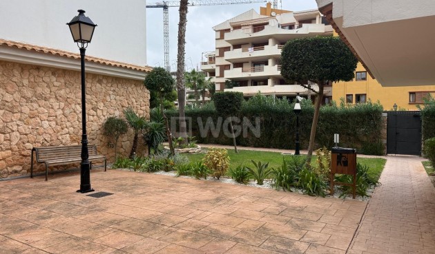 Odsprzedaż - Mieszkanie w bloku - Torrevieja - Punta Prima