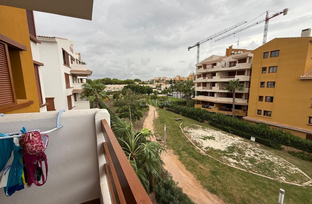 Odsprzedaż - Mieszkanie w bloku - Torrevieja - Punta Prima