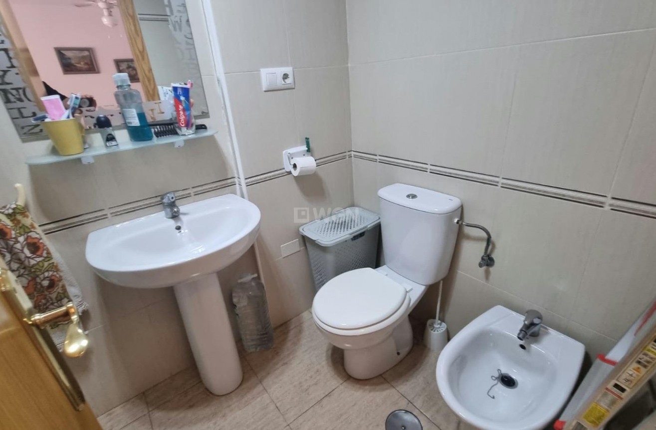 Odsprzedaż - Mieszkanie w bloku - Torrevieja - Centro
