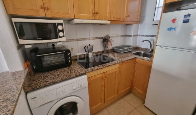 Odsprzedaż - Mieszkanie w bloku - Torrevieja - Centro