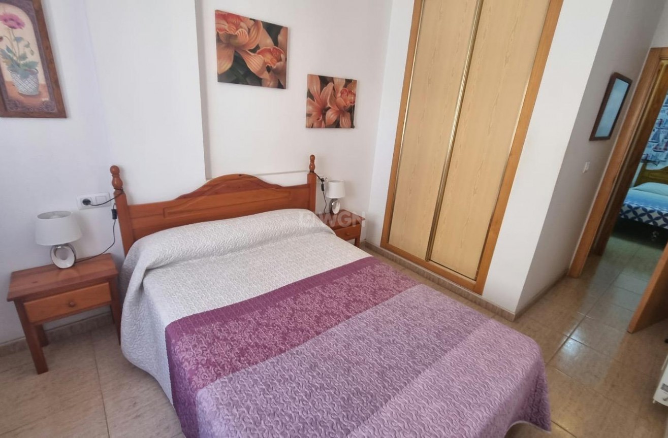 Odsprzedaż - Mieszkanie w bloku - Torrevieja - Centro