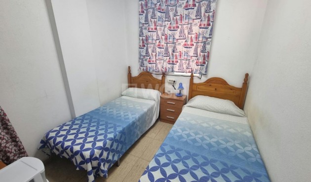 Odsprzedaż - Mieszkanie w bloku - Torrevieja - Centro