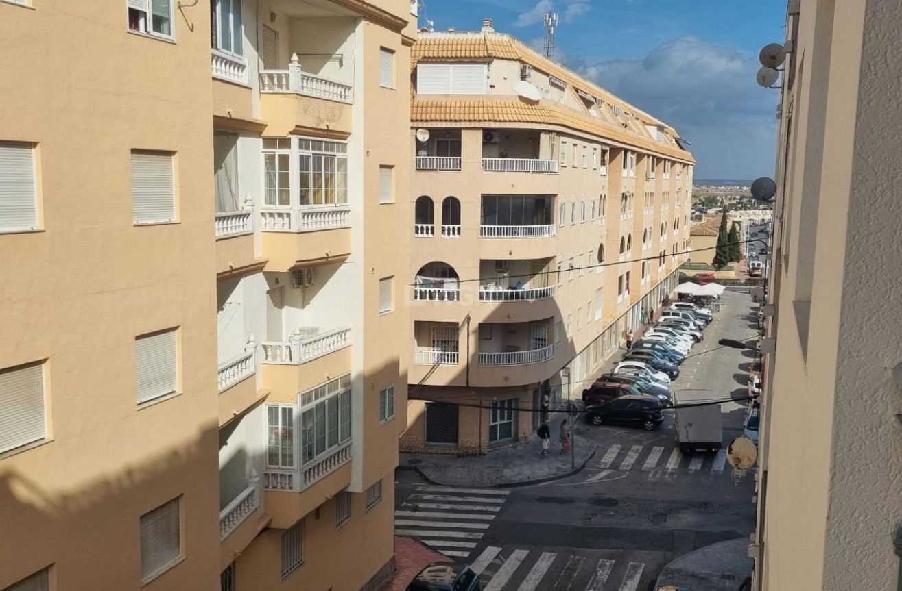 Odsprzedaż - Mieszkanie w bloku - Torrevieja - Centro