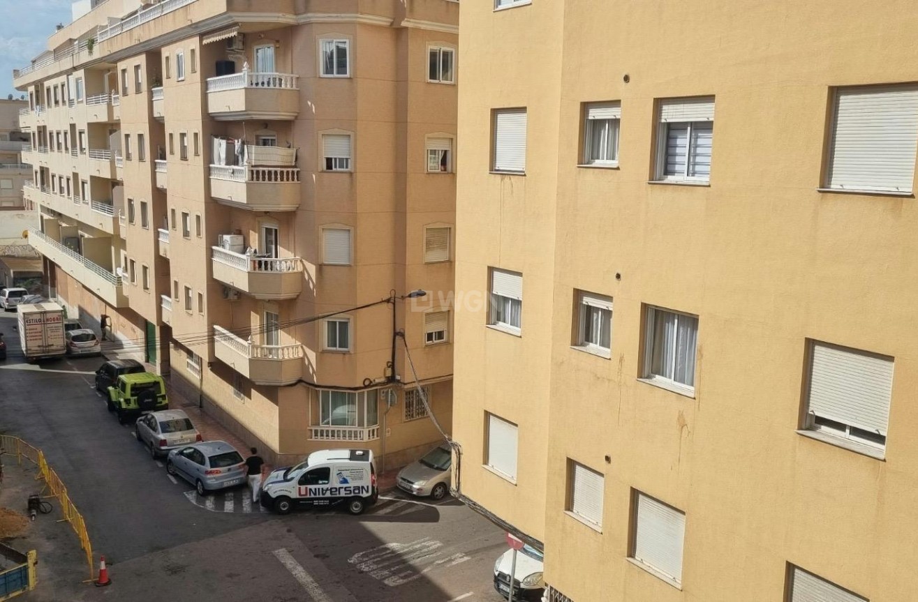 Odsprzedaż - Mieszkanie w bloku - Torrevieja - Centro