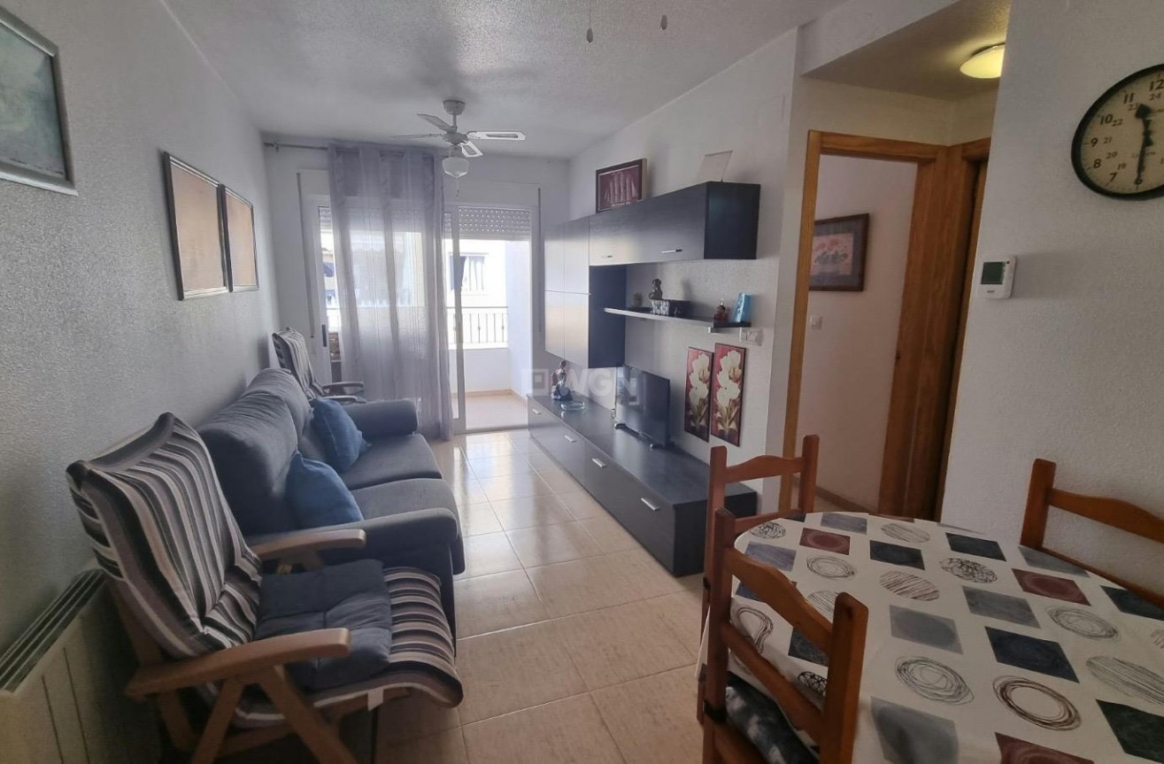 Odsprzedaż - Mieszkanie w bloku - Torrevieja - Centro