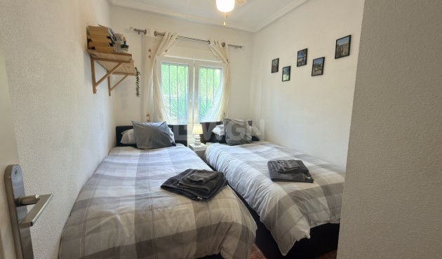 Odsprzedaż - Villa - Villamartin - Costa Blanca