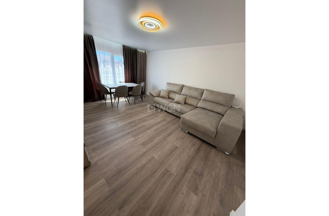 Odsprzedaż - Mieszkanie w bloku - Torrevieja - Centro