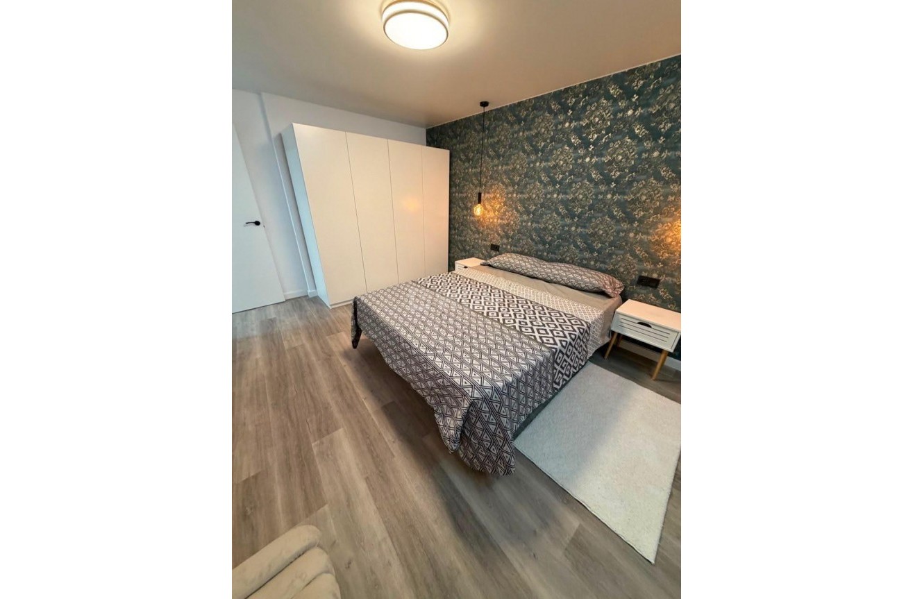 Odsprzedaż - Mieszkanie w bloku - Torrevieja - Centro