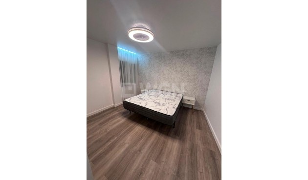 Odsprzedaż - Mieszkanie w bloku - Torrevieja - Centro