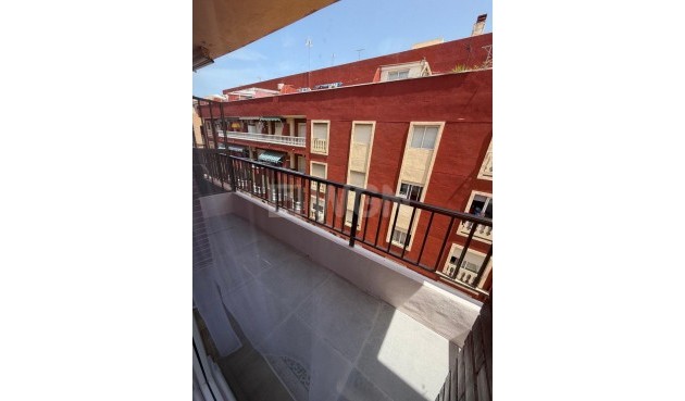 Resale - Apartment / flat - Torrevieja - Playa de los Locos