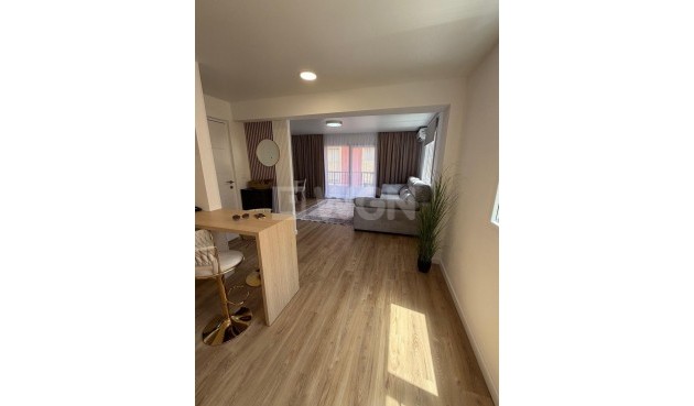 Resale - Apartment / flat - Torrevieja - Playa de los Locos