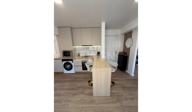 Resale - Apartment / flat - Torrevieja - Playa de los Locos