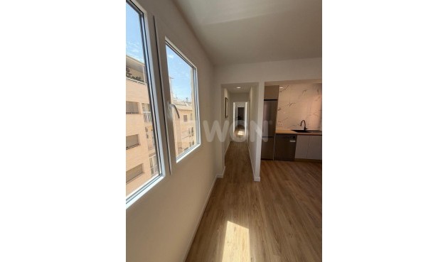 Resale - Apartment / flat - Torrevieja - Playa de los Locos