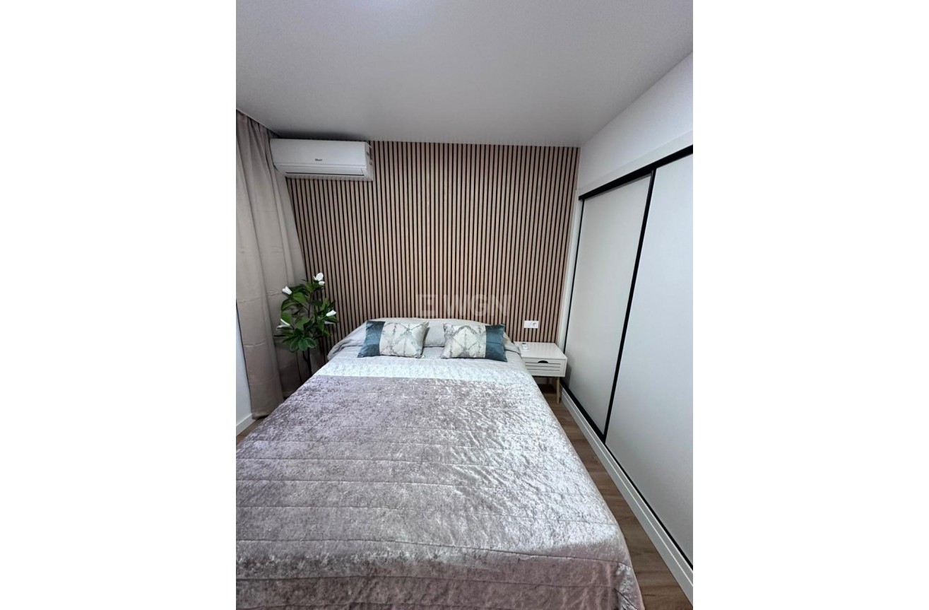 Resale - Apartment / flat - Torrevieja - Playa de los Locos