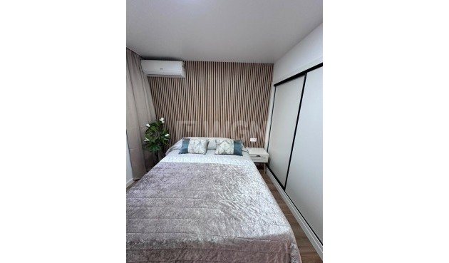 Resale - Apartment / flat - Torrevieja - Playa de los Locos