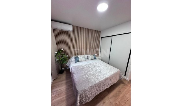 Resale - Apartment / flat - Torrevieja - Playa de los Locos