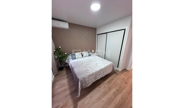 Resale - Apartment / flat - Torrevieja - Playa de los Locos