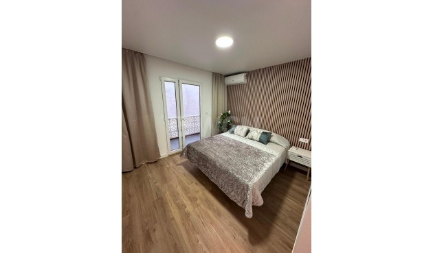 Resale - Apartment / flat - Torrevieja - Playa de los Locos