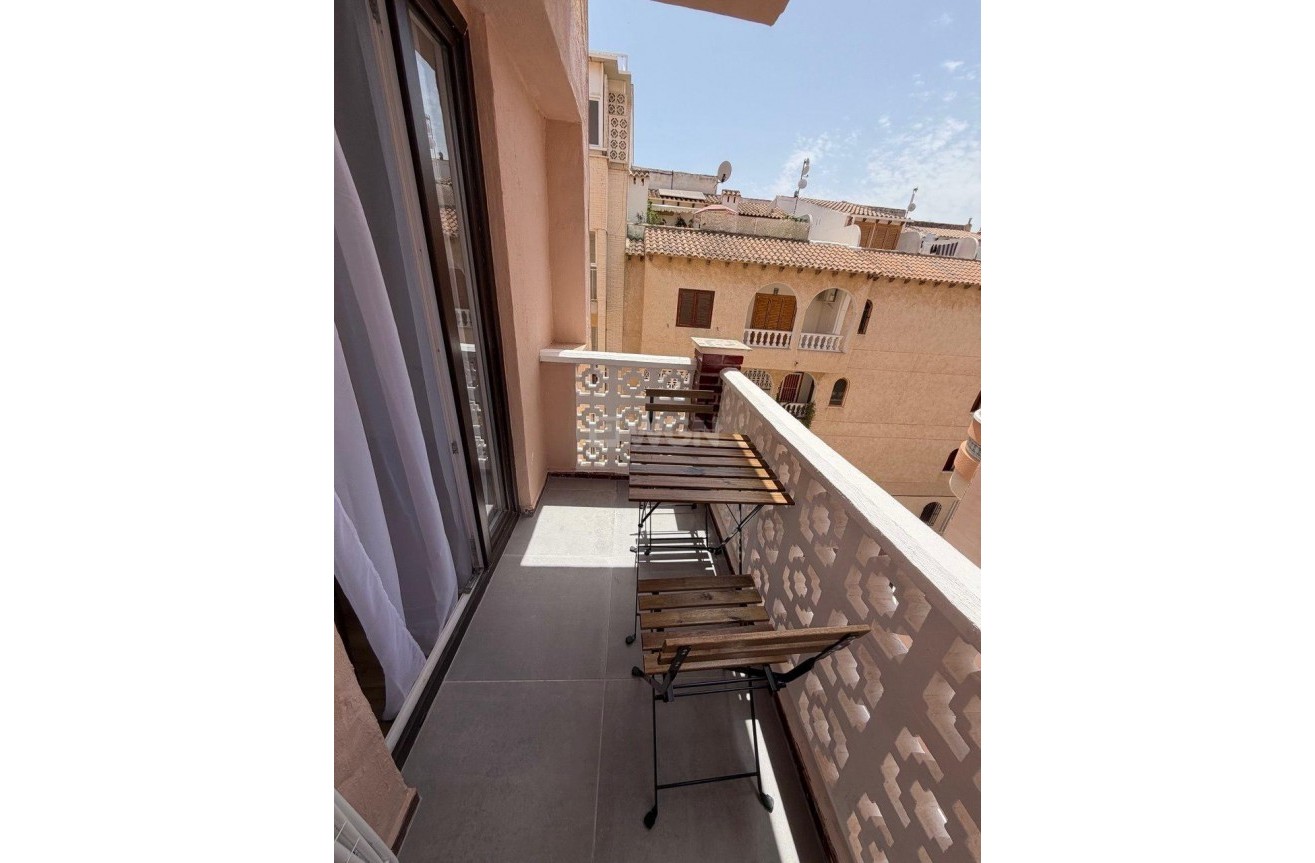 Resale - Apartment / flat - Torrevieja - Playa de los Locos