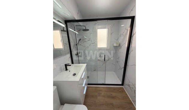 Resale - Apartment / flat - Torrevieja - Playa de los Locos