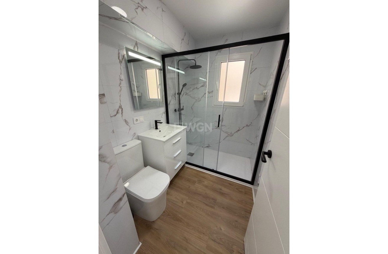 Resale - Apartment / flat - Torrevieja - Playa de los Locos