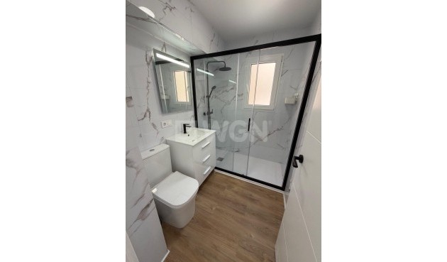 Resale - Apartment / flat - Torrevieja - Playa de los Locos