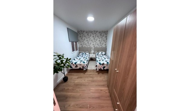Resale - Apartment / flat - Torrevieja - Playa de los Locos