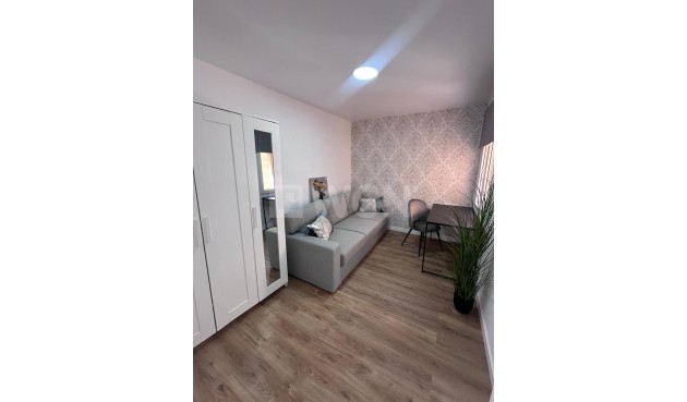 Resale - Apartment / flat - Torrevieja - Playa de los Locos