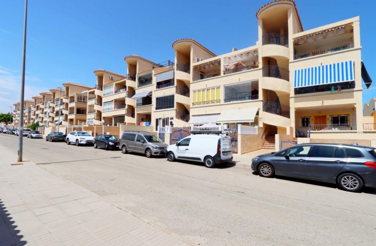 Odsprzedaż - Mieszkanie w bloku - Orihuela Costa - Punta Prima