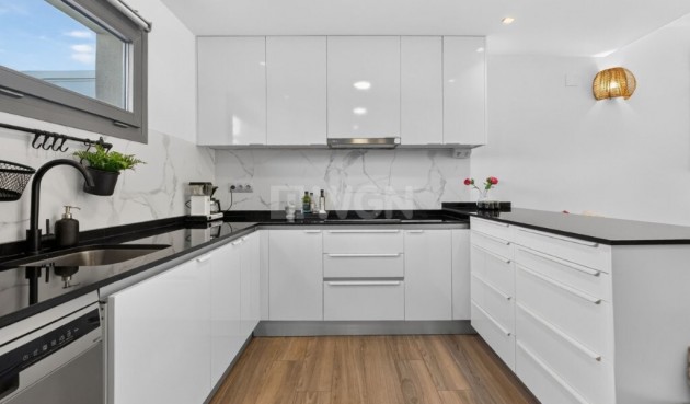 Odsprzedaż - Villa - Torrevieja - La Veleta