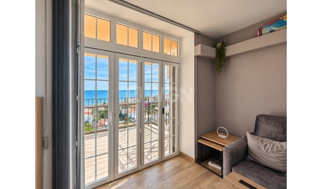 Odsprzedaż - Mieszkanie w bloku - Torrevieja - Costa Blanca