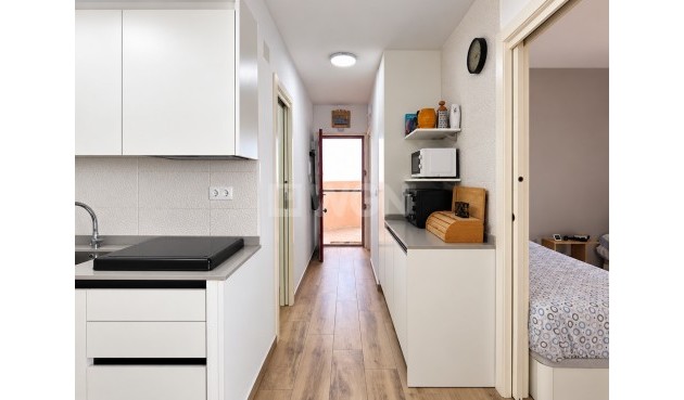 Odsprzedaż - Mieszkanie w bloku - Torrevieja - Costa Blanca