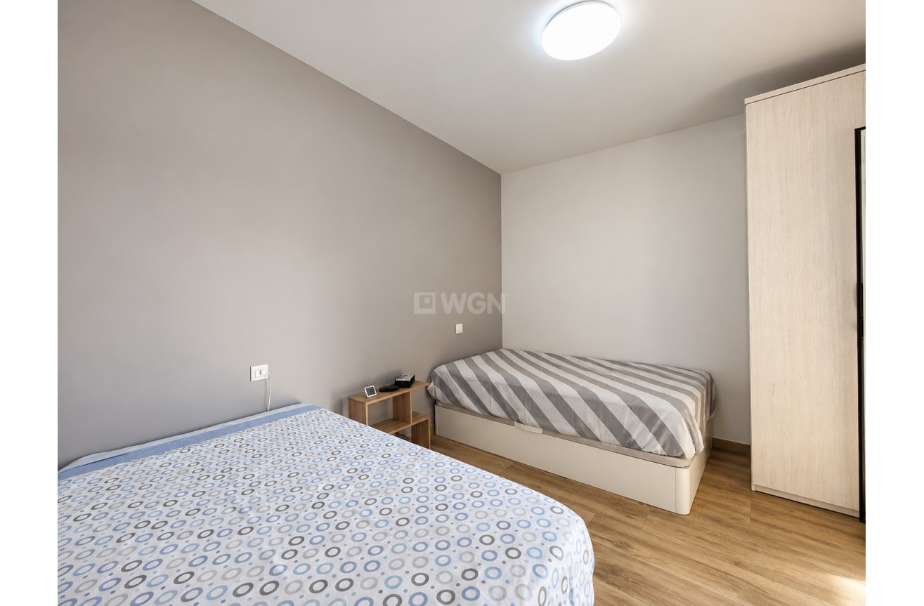 Odsprzedaż - Mieszkanie w bloku - Torrevieja - Costa Blanca