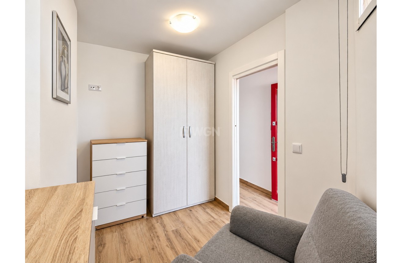 Odsprzedaż - Mieszkanie w bloku - Torrevieja - Costa Blanca