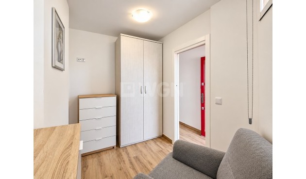 Odsprzedaż - Mieszkanie w bloku - Torrevieja - Costa Blanca