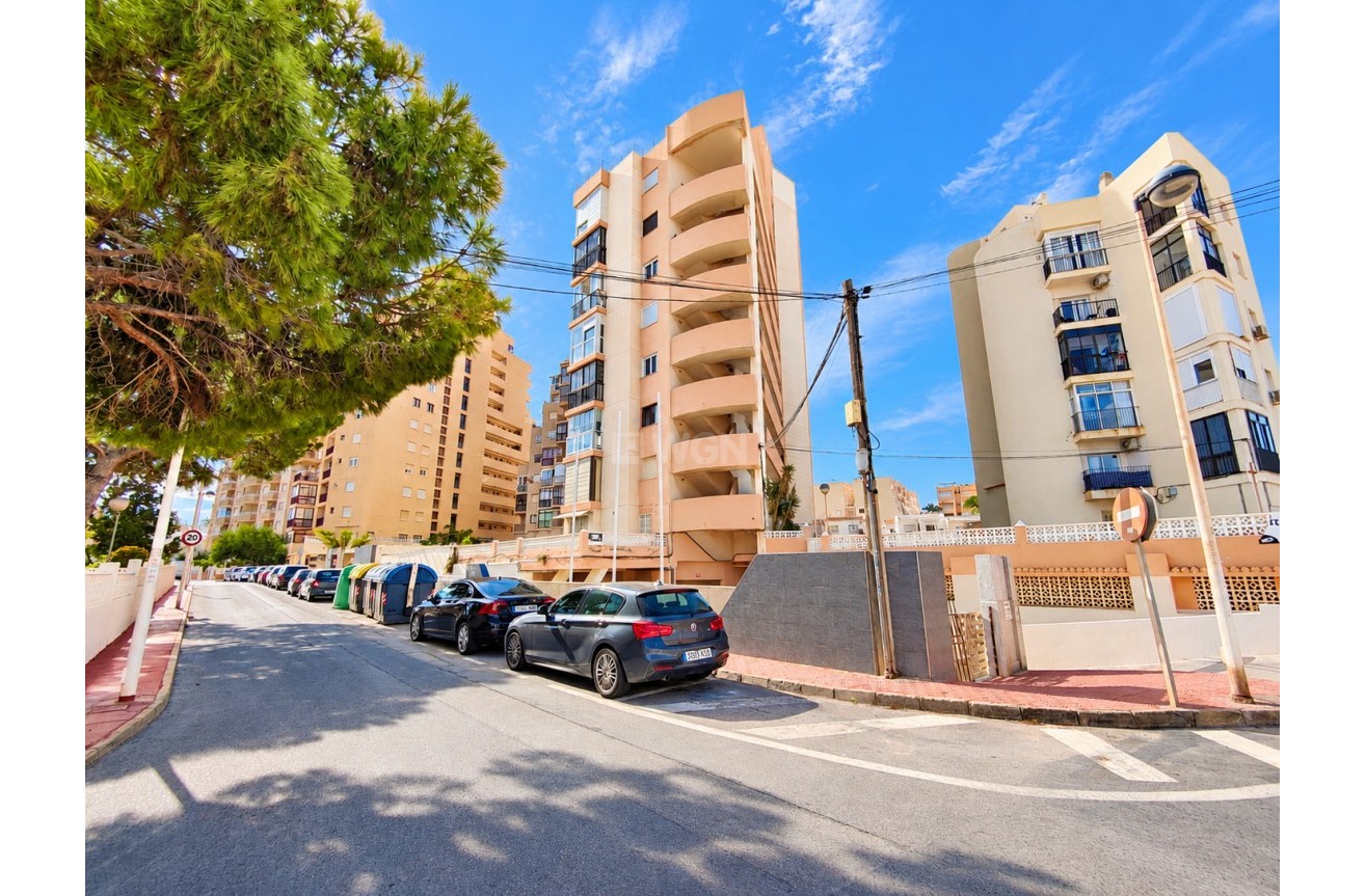 Odsprzedaż - Mieszkanie w bloku - Torrevieja - Costa Blanca