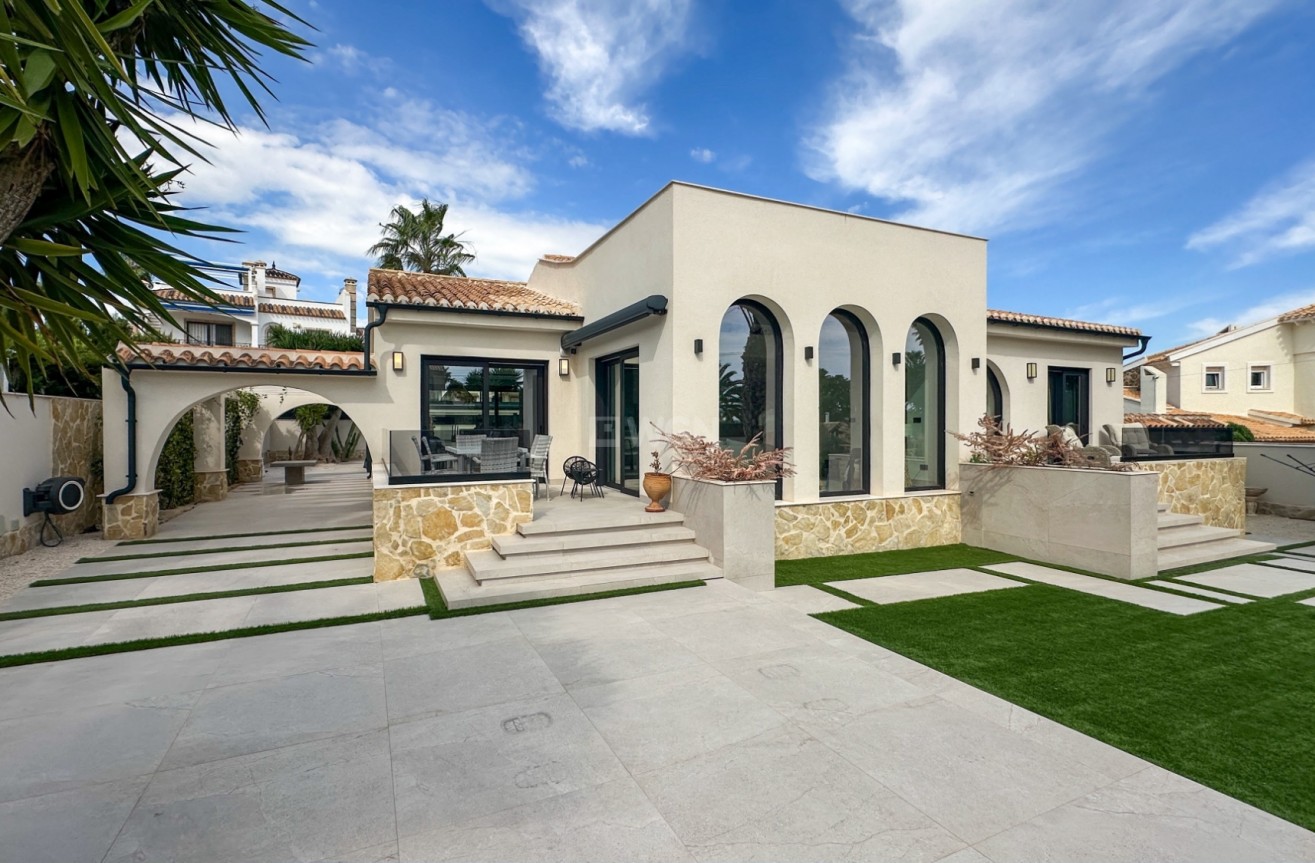 Odsprzedaż - Villa - Orihuela - Inland
