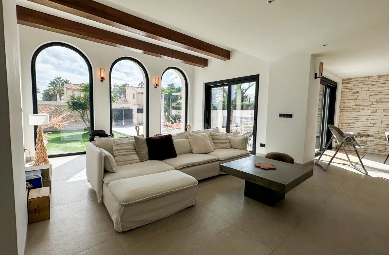 Odsprzedaż - Villa - Orihuela - Inland