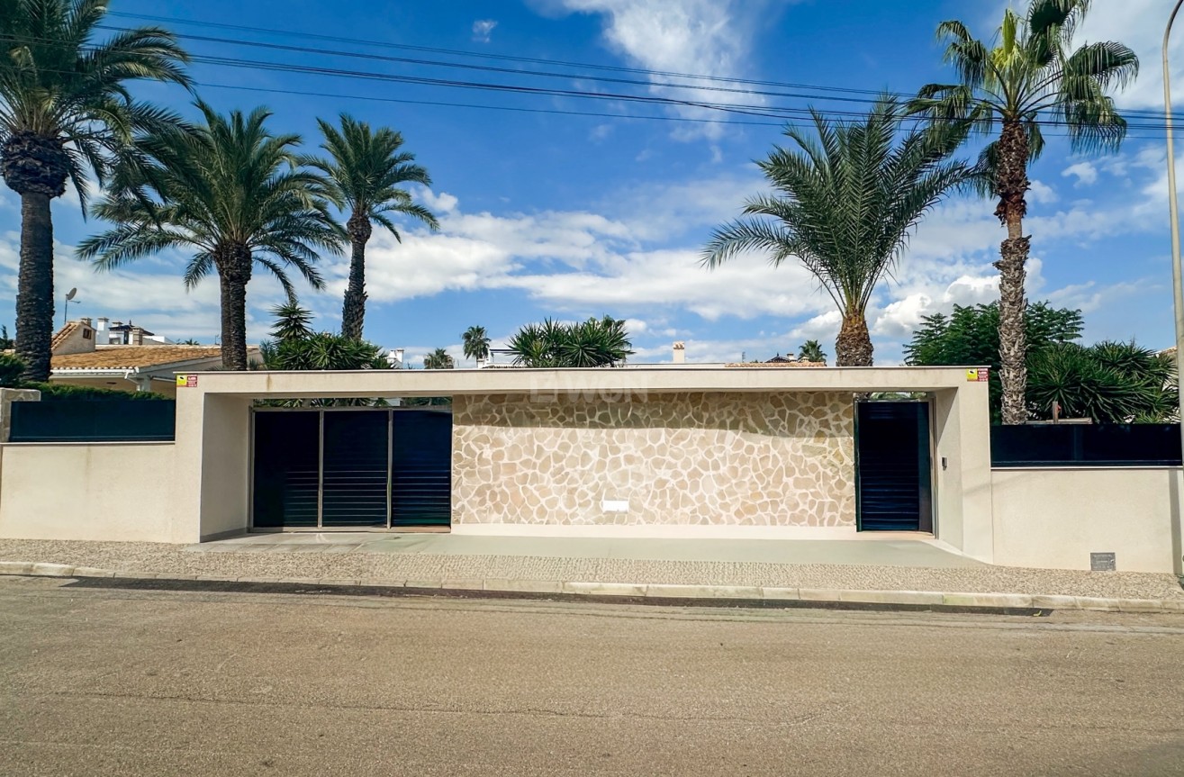 Odsprzedaż - Villa - Orihuela - Inland