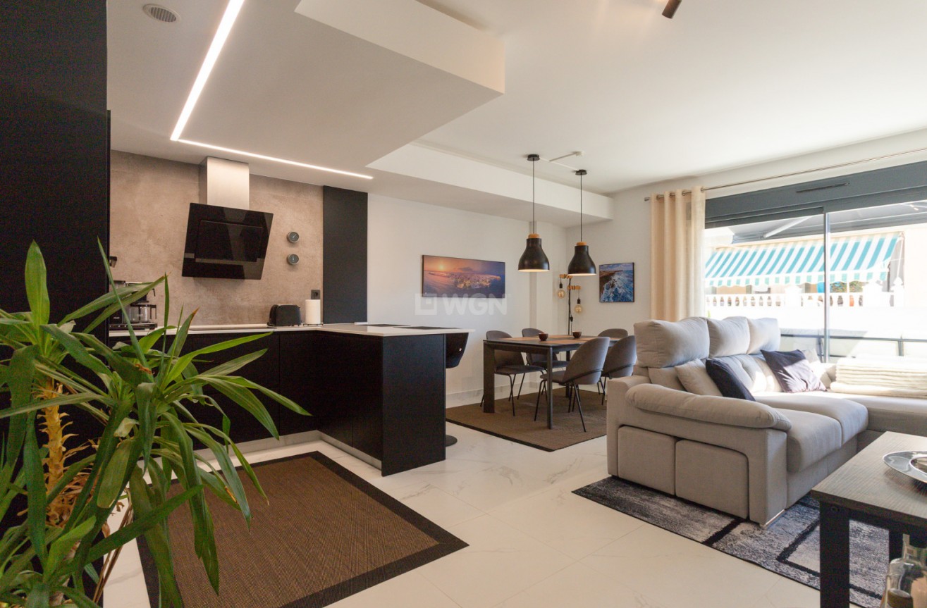 Odsprzedaż - Mieszkanie w bloku - Torrevieja - Costa Blanca