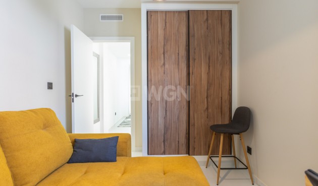 Odsprzedaż - Mieszkanie w bloku - Torrevieja - Costa Blanca