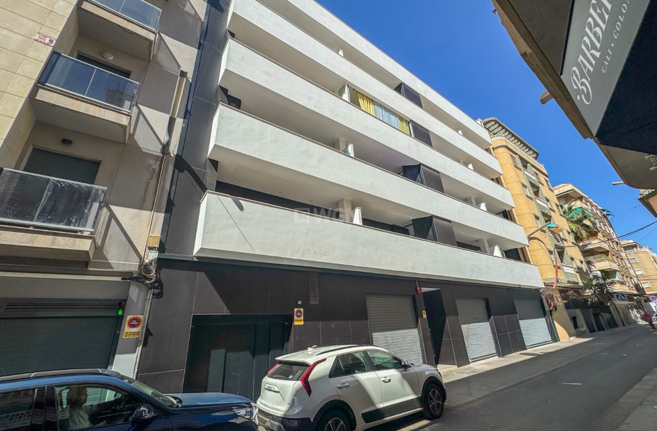 Odsprzedaż - Mieszkanie w bloku - Torrevieja - Costa Blanca