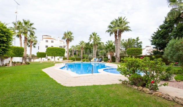 Odsprzedaż - Mieszkanie w bloku - Orihuela Costa - Villamartín