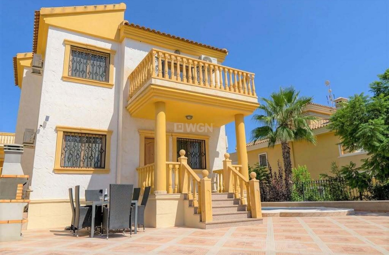 Odsprzedaż - Villa - Villamartin - Las Filipinas