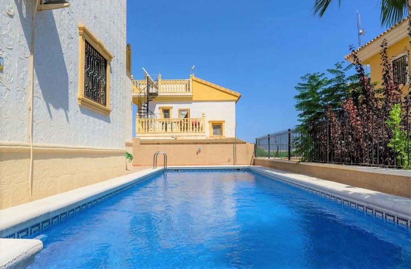 Odsprzedaż - Villa - Villamartin - Las Filipinas